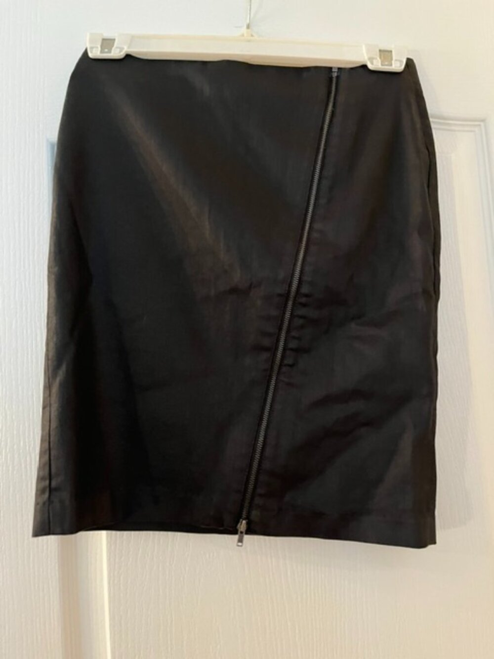 Banana Republic Petite Black Zip‑Front Skirt – 0P – NWT